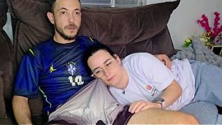 Kakak Tiri Digoda Abang Tiri Sambil Nonton Bola Brasil, Makin Panas Makin Pengen