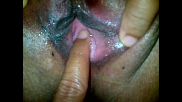 Mami Panas Indonesia, Pantat Gede, Memek Basah Kena Tusuk Empat Jari, Digenjot Keras.