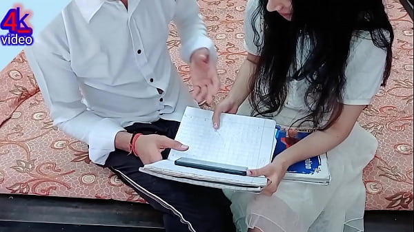 Cewek-cewek Kampus India Lagi Seru-seruan Main Desi Chudayi, Suara Hindi Jelas Bikin Makin Panas.